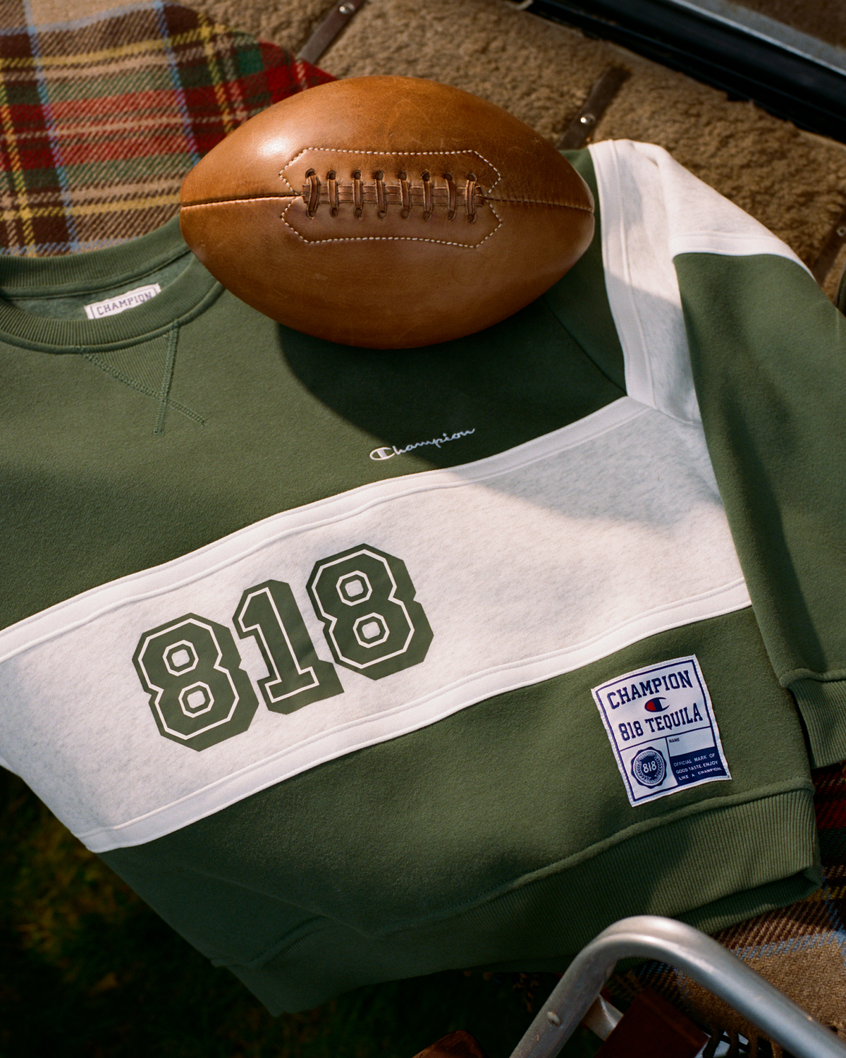 818 TAILGATE CREWNECK